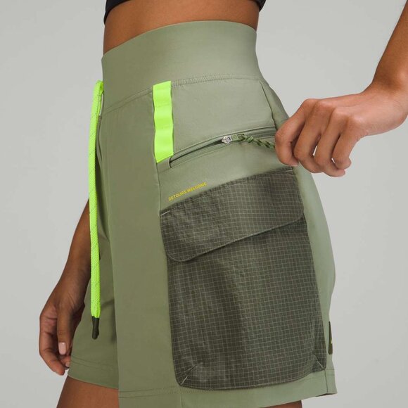 Lululemon Multi-Pocket Cargo High-Rise Hiking Short in Laurel Green - Picture 6 of 7